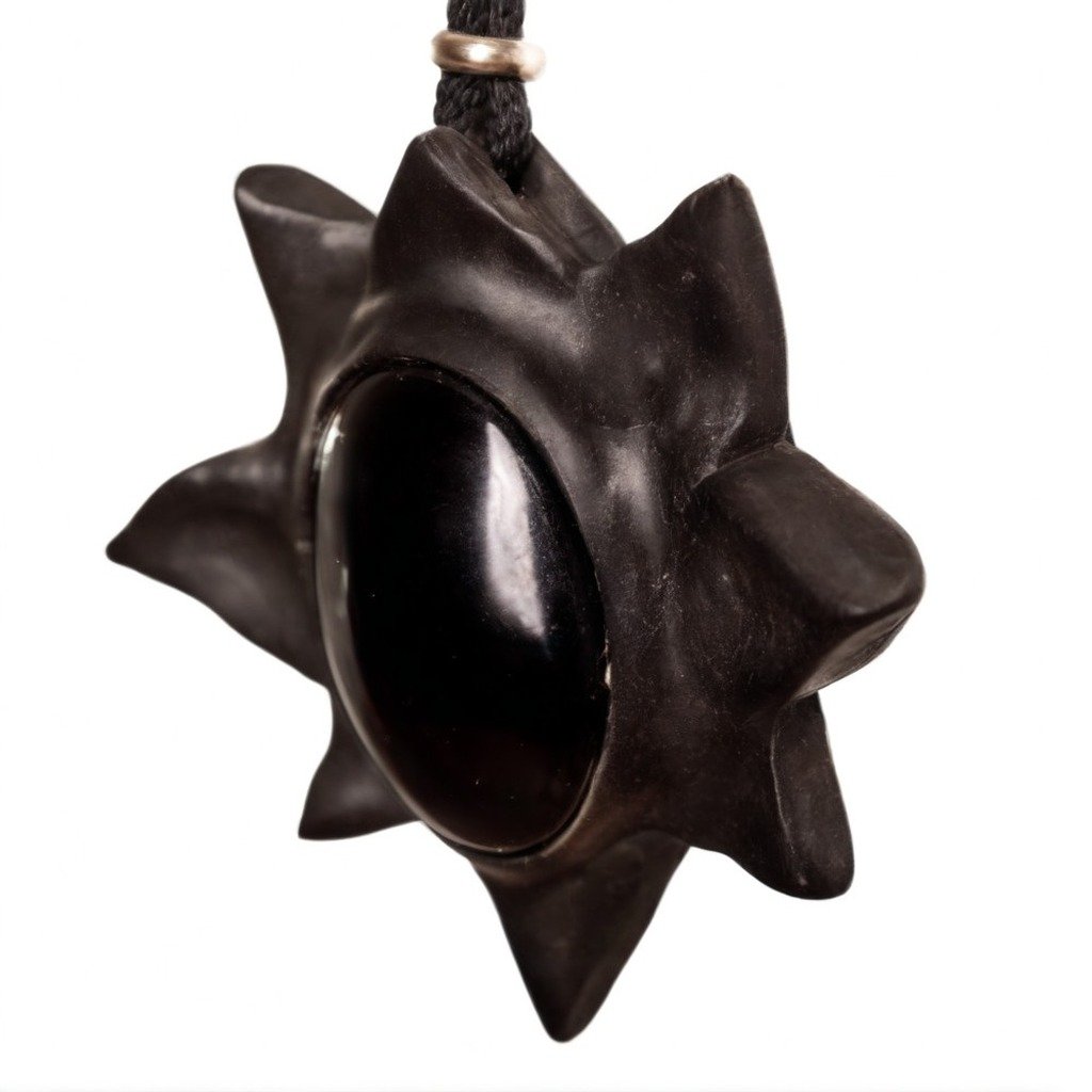 Loto Negro — joya artesanal Fustchic